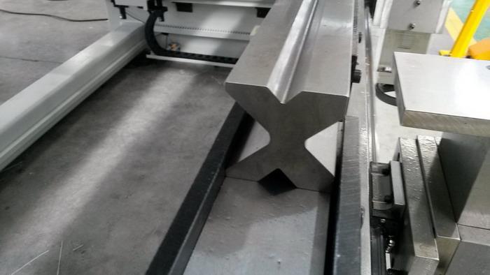 60mm narrow table.jpg