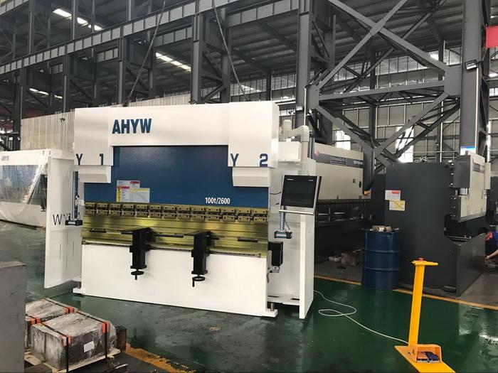 AHYW Yawei 4 Axis 8ft CNC brakepress 4 axis DSP laser guarding