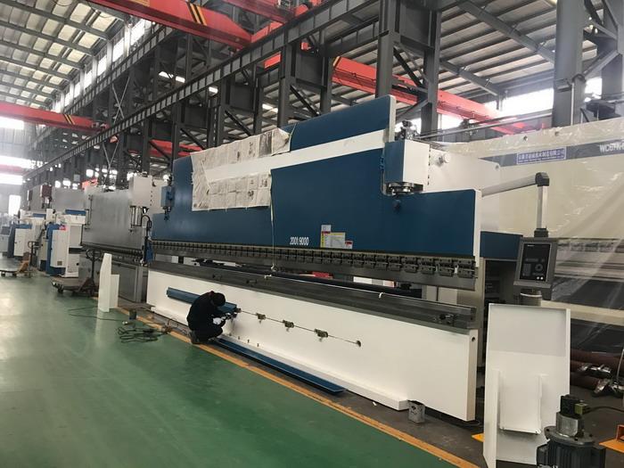 AHYW Yawei 9m cnc press brakes 300T6M 1000T8M large sheet metal bending machine suppliers