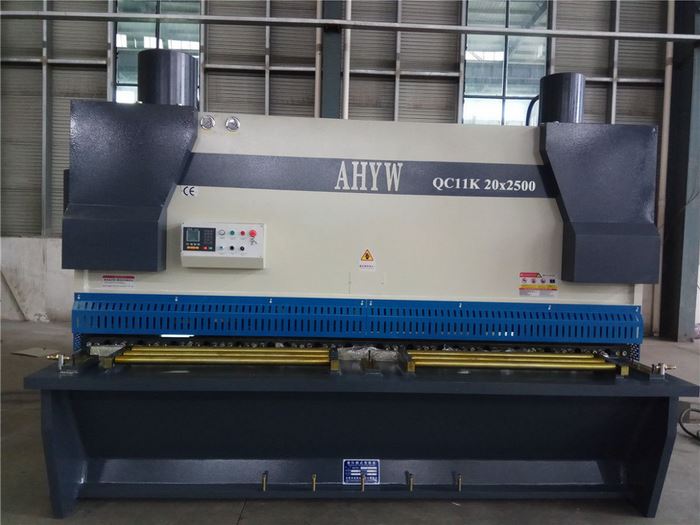 China Yawei 20mm mild steel plate guillotine cutting shears suppliers
